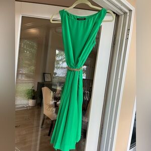 Elegant Kelly Green Sleeveless Dress